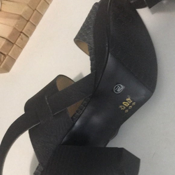CL By Laundry Black 3” Heels Size 7 - Picture 4 of 5